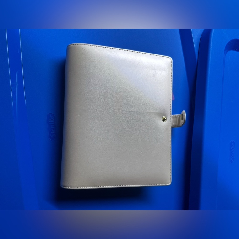 #1304 Elegant Cream Leather Binder